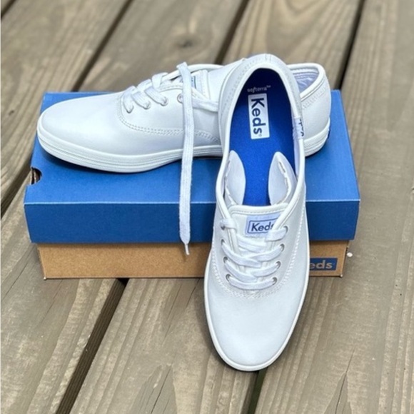 Keds NWT LEATHER women’s champion White Sneakers - Picture 2 of 4
